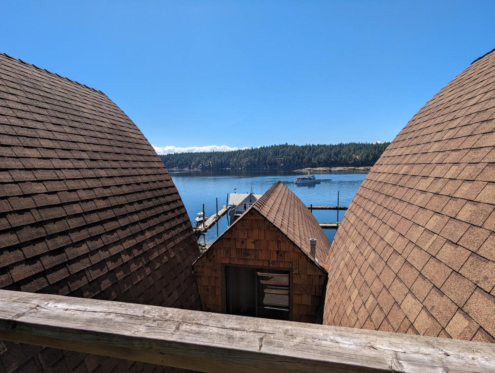 Jade Resort-Oceanfront Suites In Gowlland Harbour Heriot Bay Exterior photo