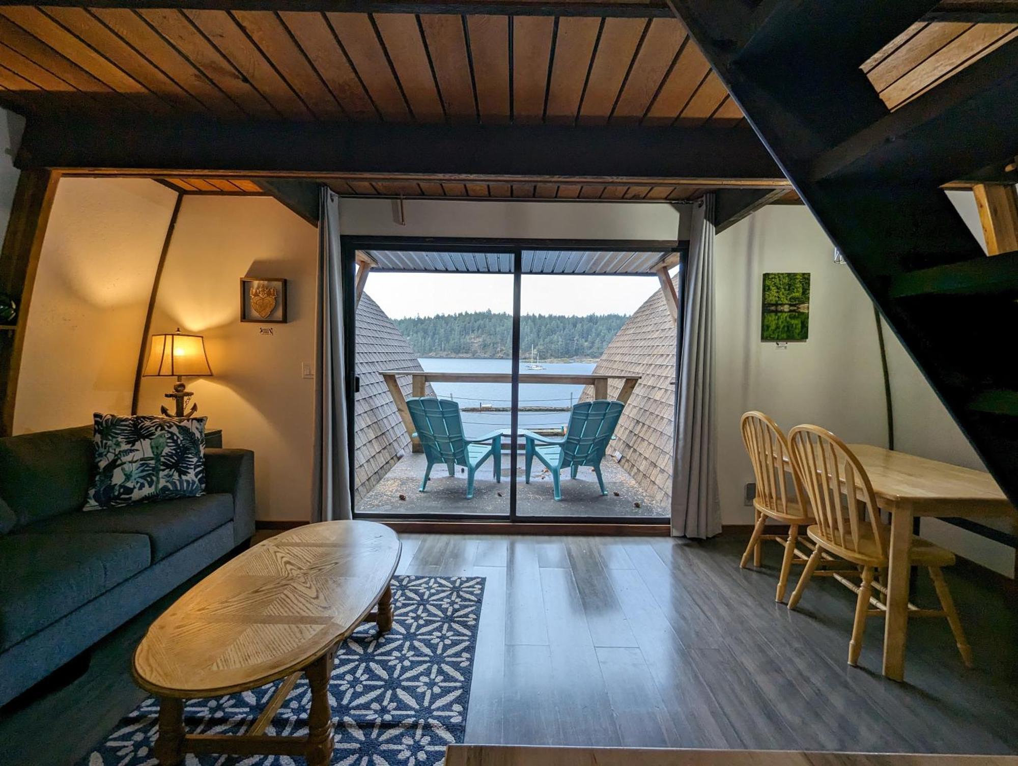 Jade Resort-Oceanfront Suites In Gowlland Harbour Heriot Bay Exterior photo