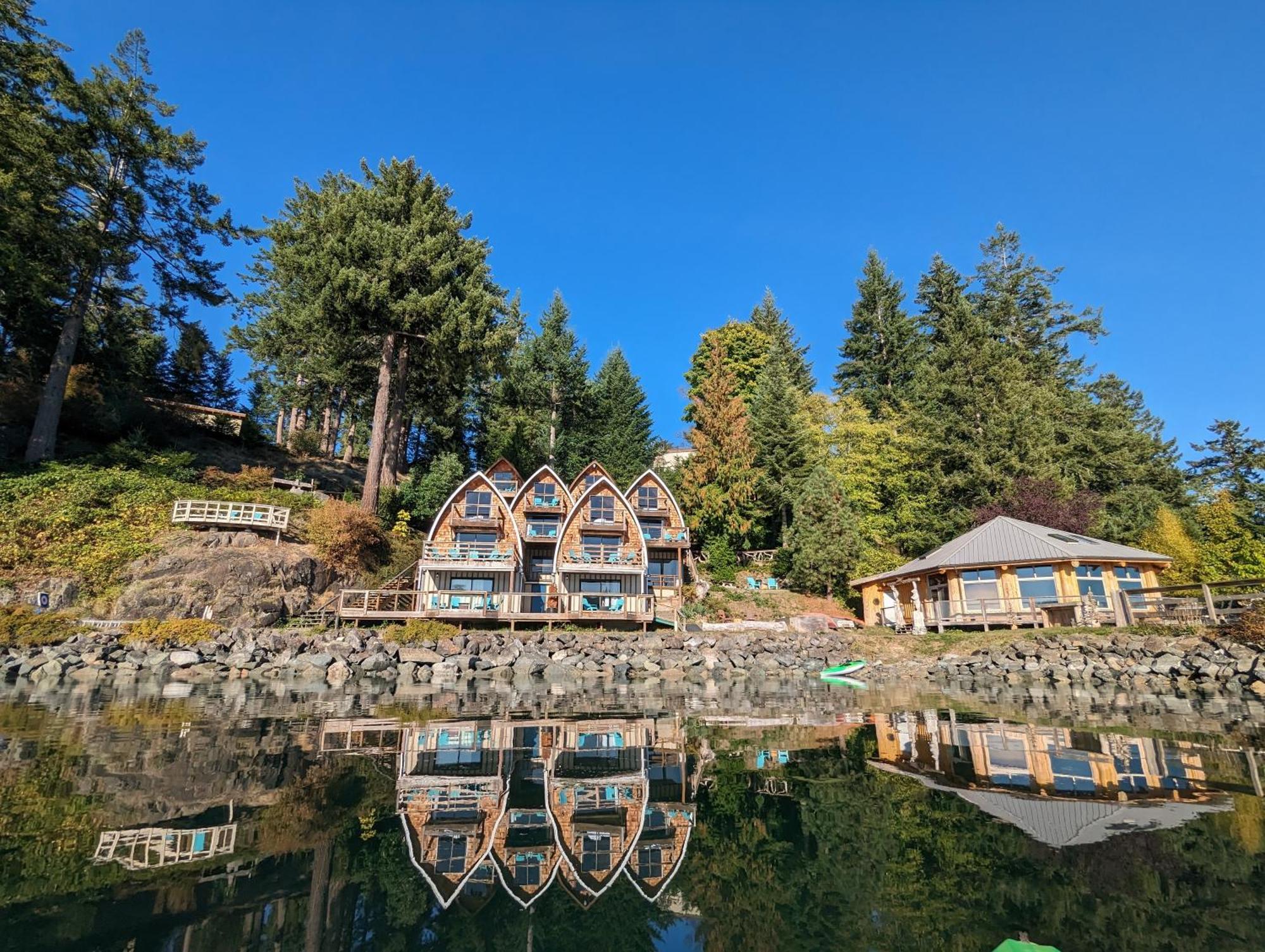 Jade Resort-Oceanfront Suites In Gowlland Harbour Heriot Bay Exterior photo
