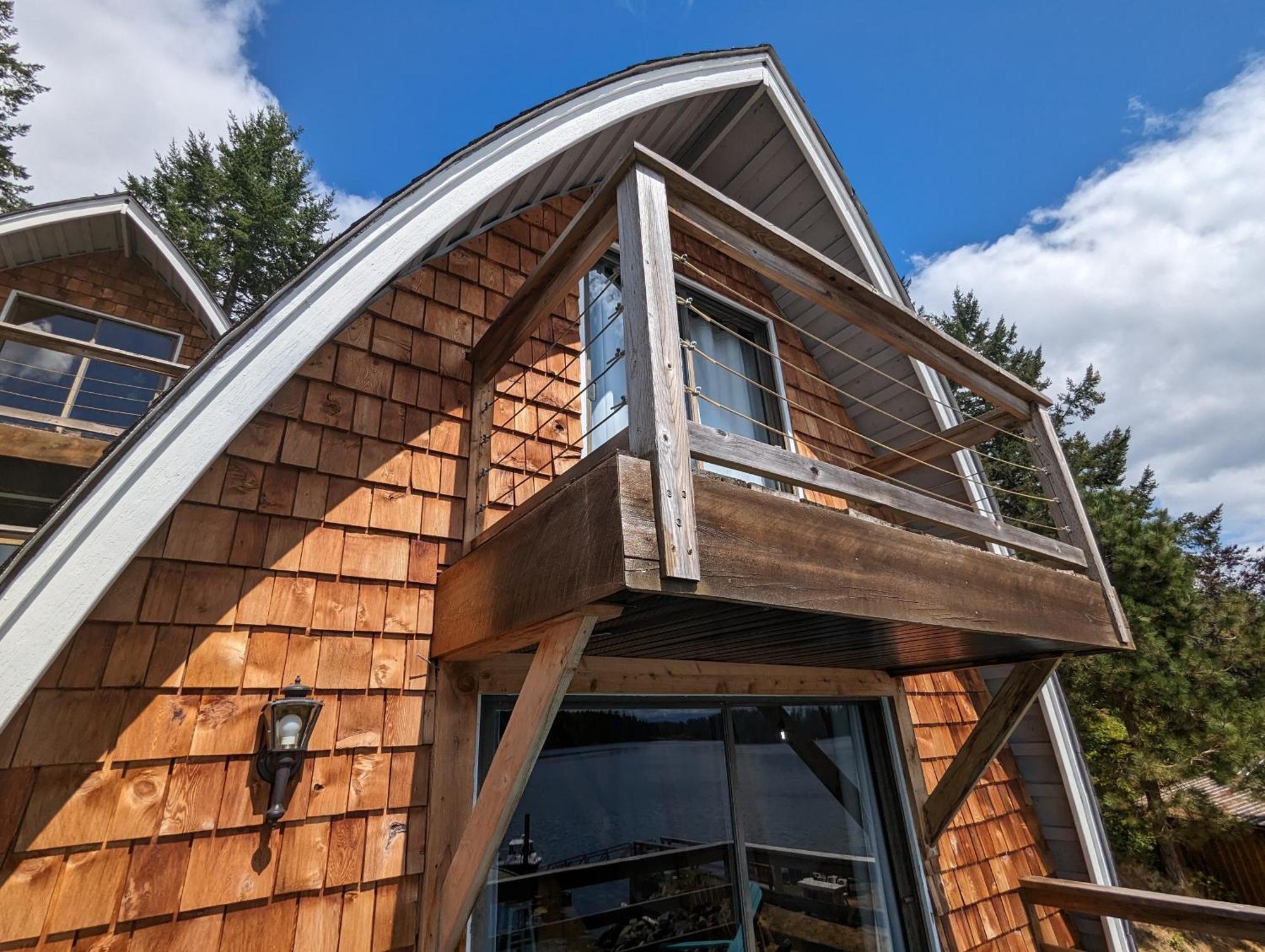 Jade Resort-Oceanfront Suites In Gowlland Harbour Heriot Bay Exterior photo