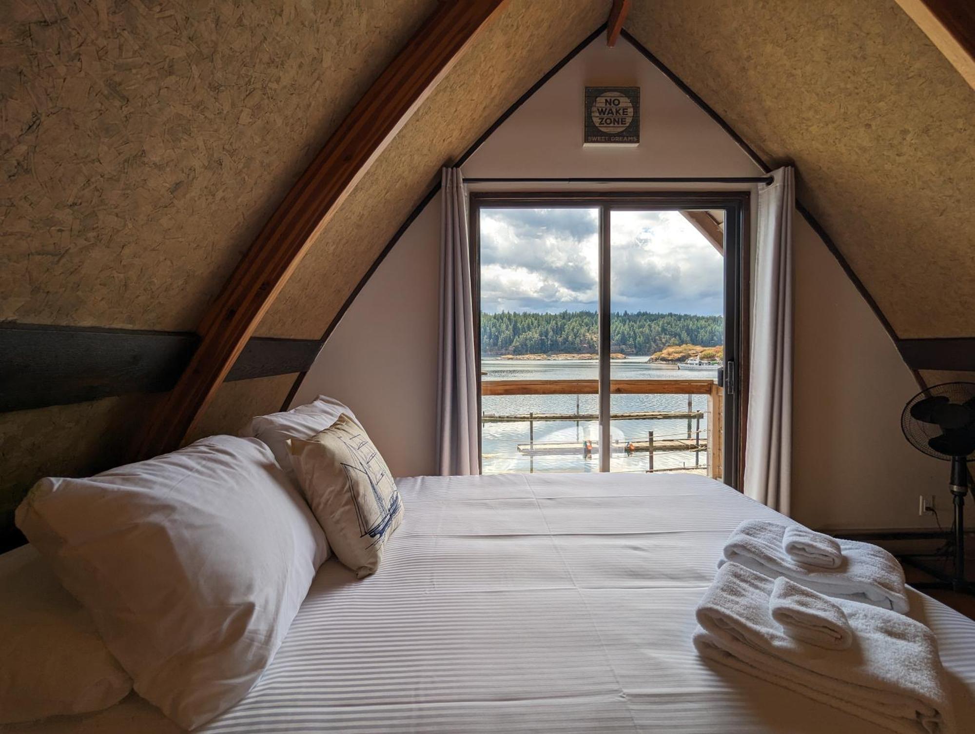 Jade Resort-Oceanfront Suites In Gowlland Harbour Heriot Bay Exterior photo