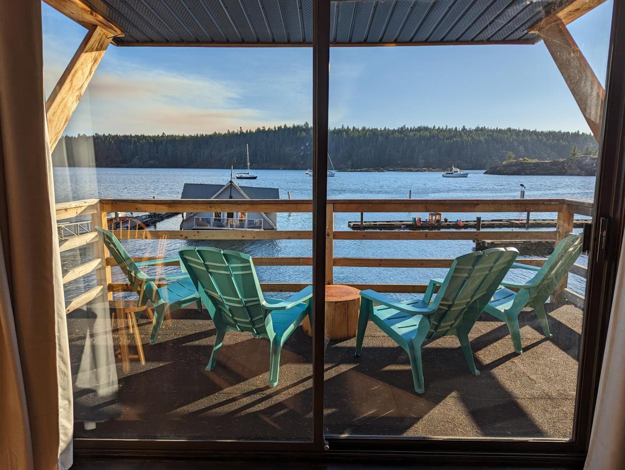 Jade Resort-Oceanfront Suites In Gowlland Harbour Heriot Bay Exterior photo