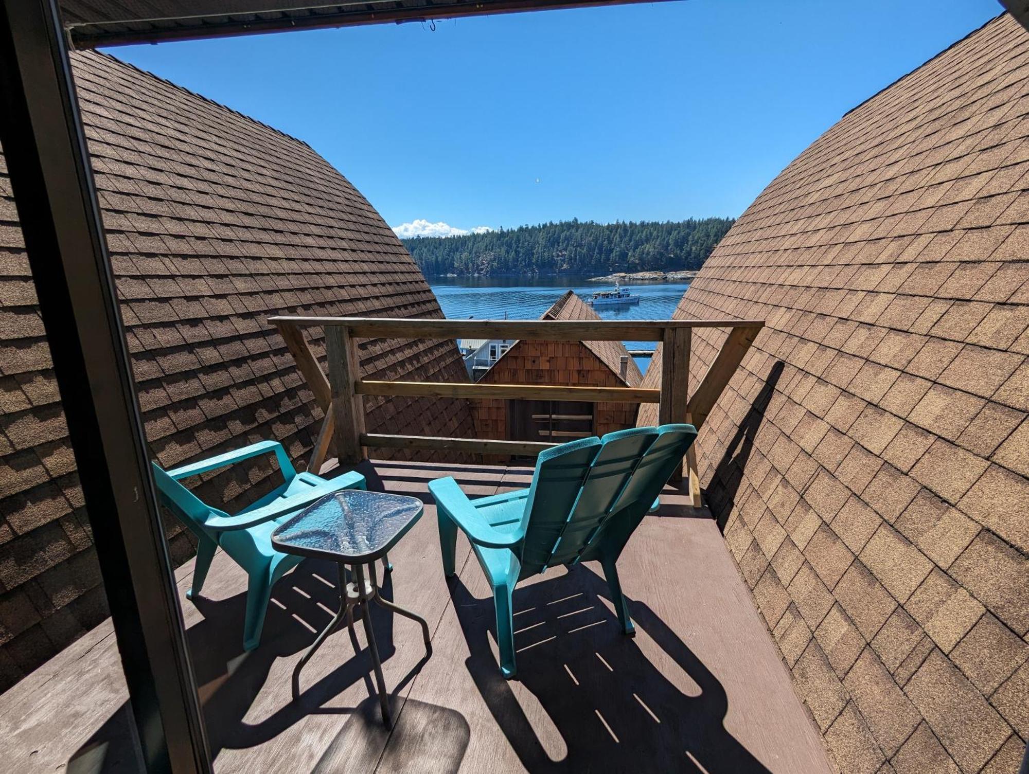 Jade Resort-Oceanfront Suites In Gowlland Harbour Heriot Bay Exterior photo