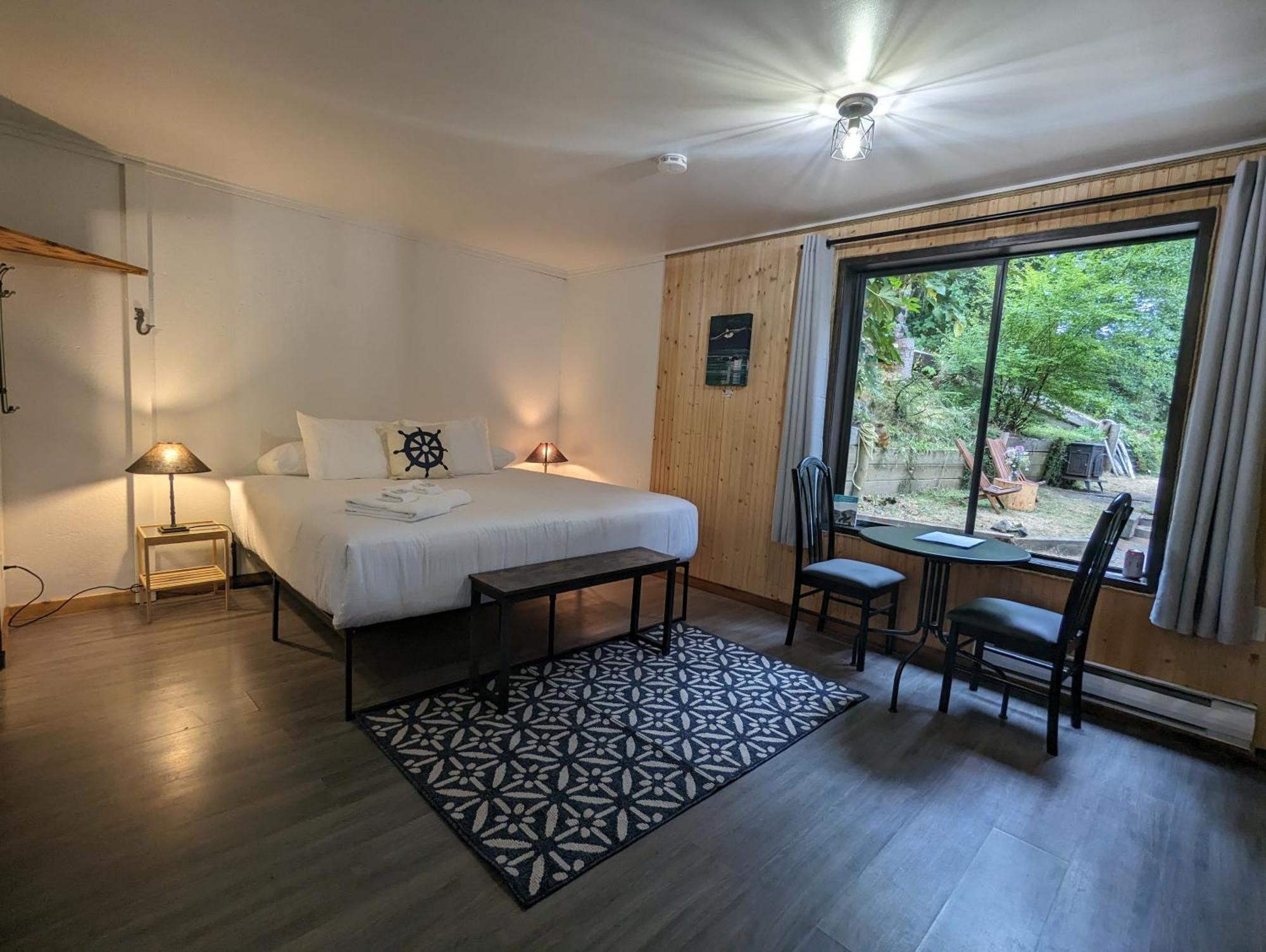 Jade Resort-Oceanfront Suites In Gowlland Harbour Heriot Bay Room photo